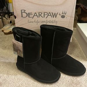 NWT - Bearpaw boots